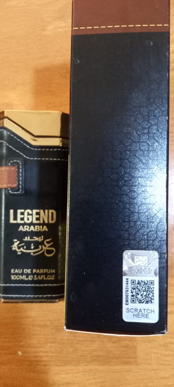 Verificación de sellos holográficos y códigos en perfumes arabes originales